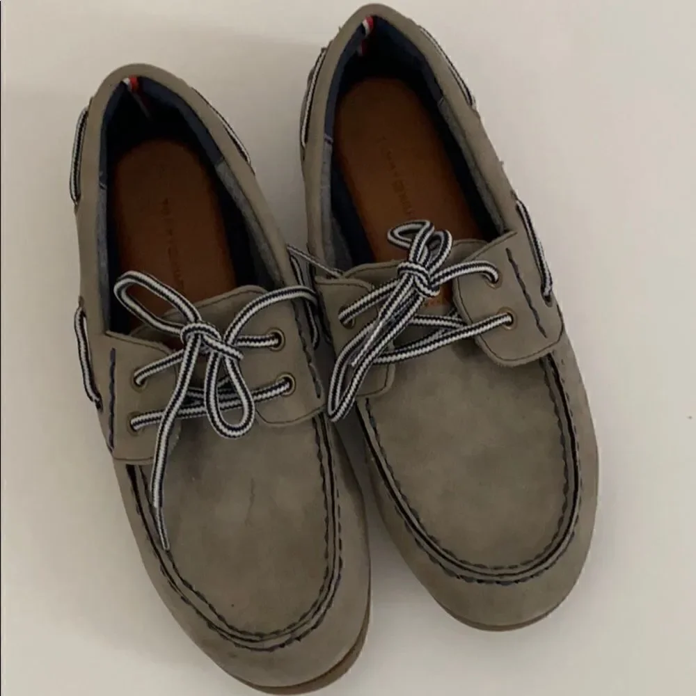 Tommy Hilfiger kids shoes EUC